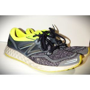 Size 10.5 Men's New Balance Fresh Foam Zante Running Shoes Sneakers Gray Yellow